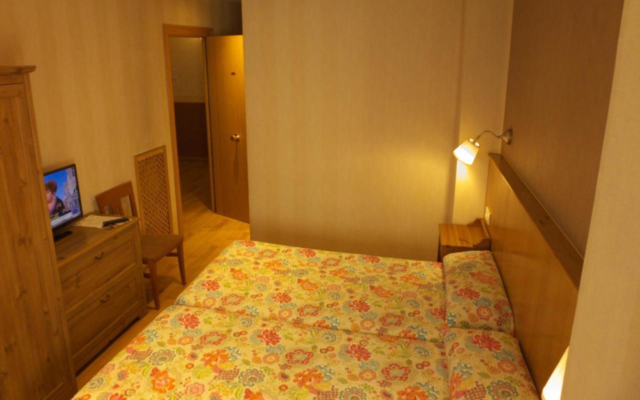 Hostal Orejas León Exterior foto