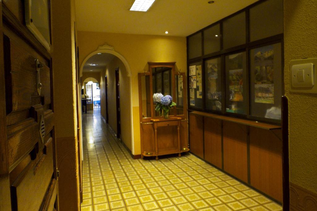 Hostal Orejas León Exterior foto