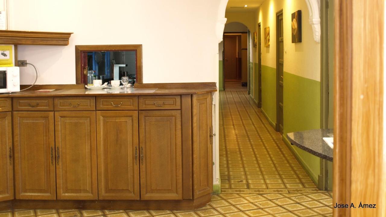 Hostal Orejas León Exterior foto