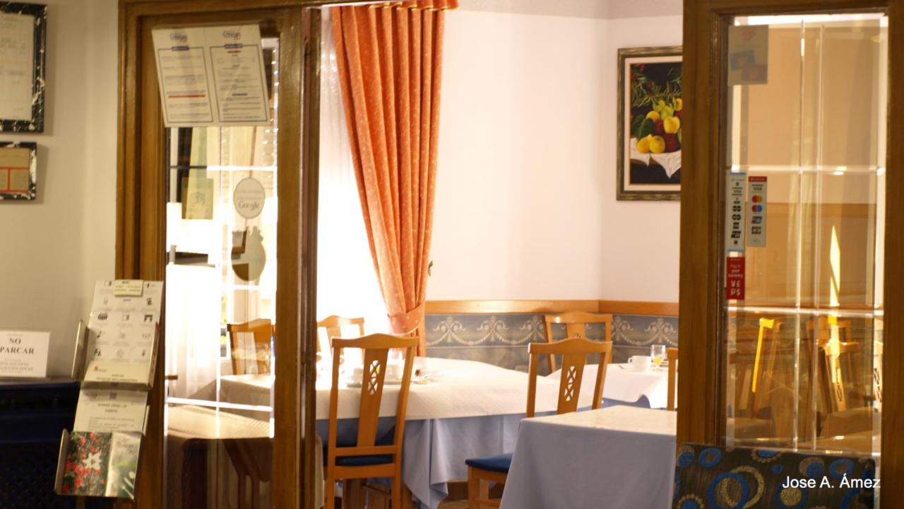 Hostal Orejas León Exterior foto