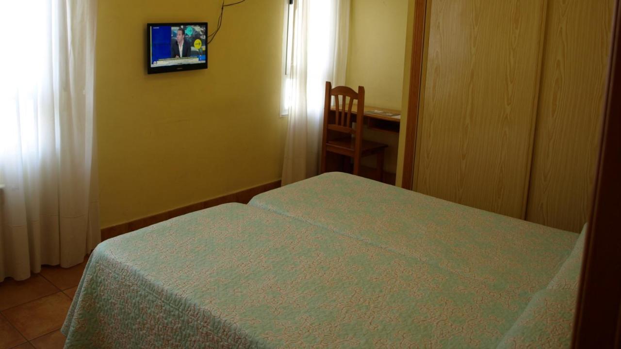 Hostal Orejas León Exterior foto