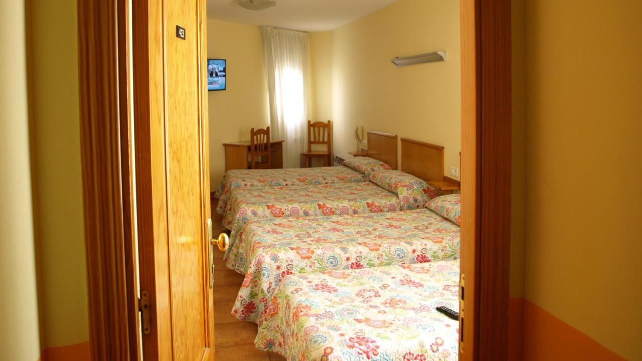 Hostal Orejas León Exterior foto
