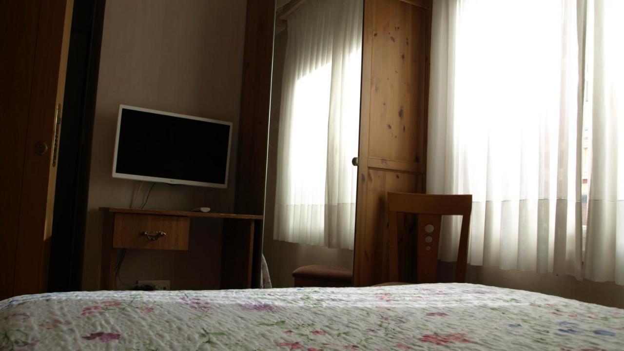 Hostal Orejas León Exterior foto