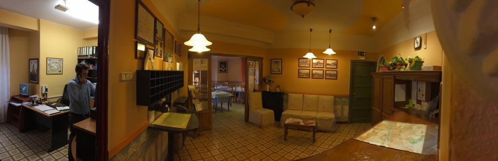 Hostal Orejas León Exterior foto